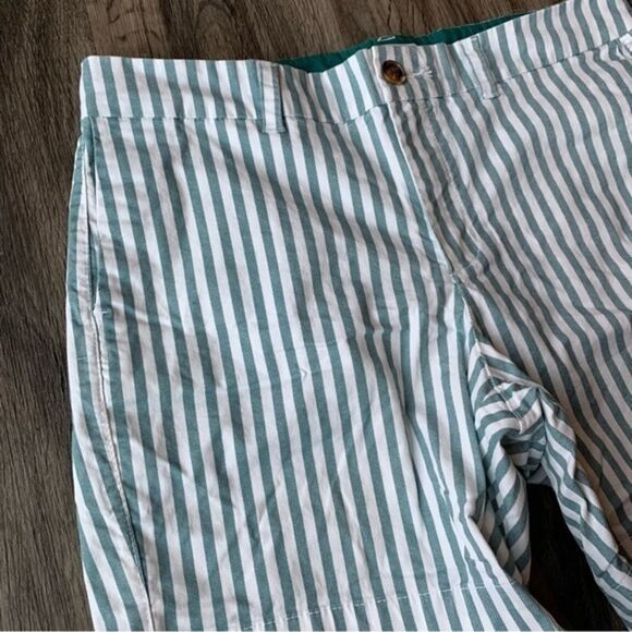 Old Navy Women's Everyday Cotton Short Green and White Striped - Picture 8 of 9